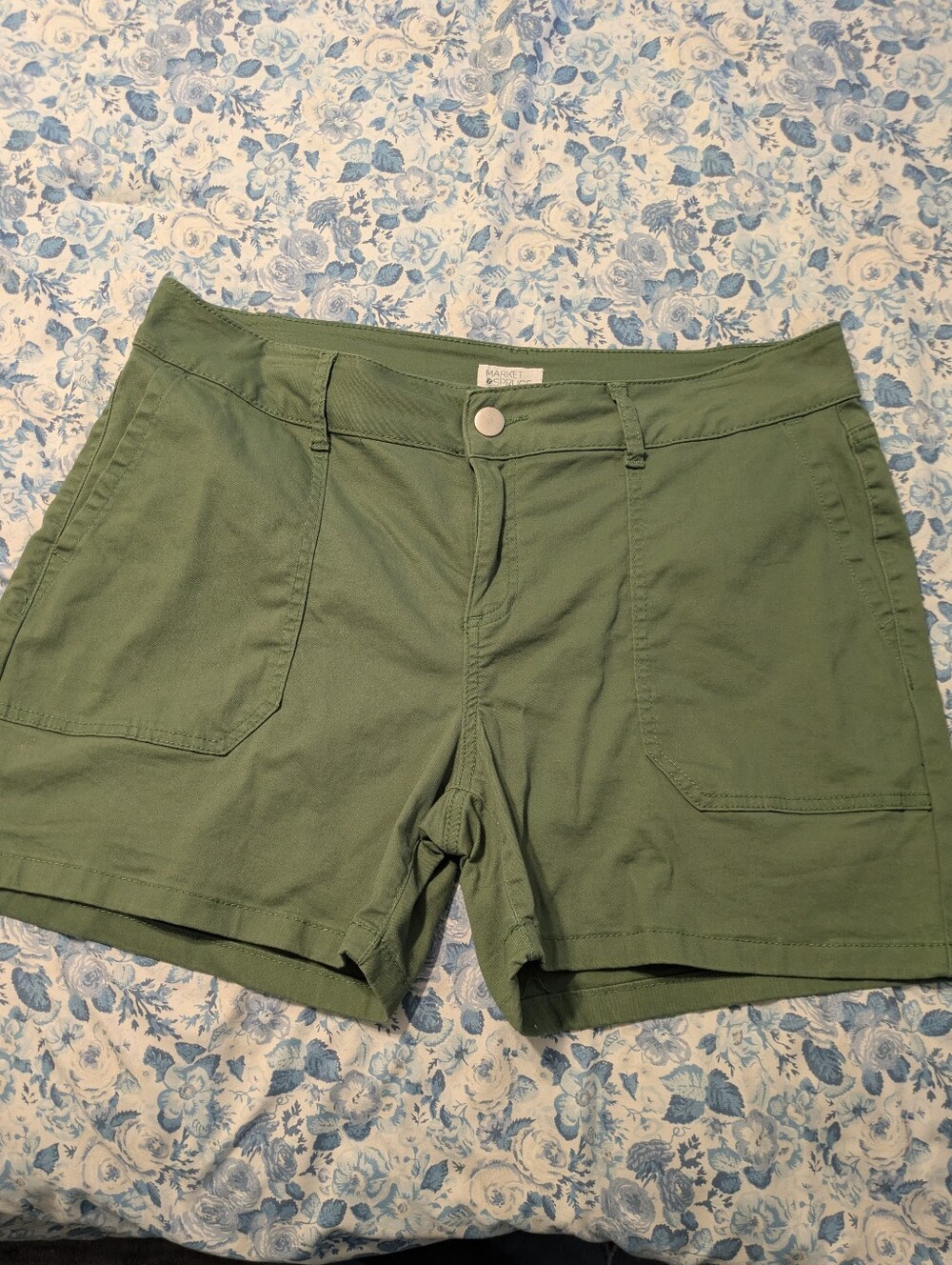 Market & Spruce Olive Green Cargo Shorts